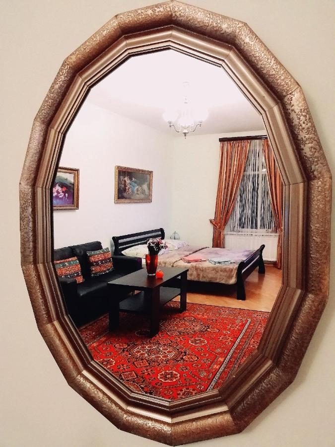 The Heart Of Lviv Apartamento Exterior foto