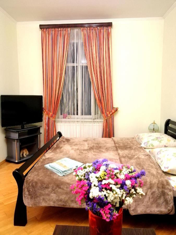 The Heart Of Lviv Apartamento Exterior foto