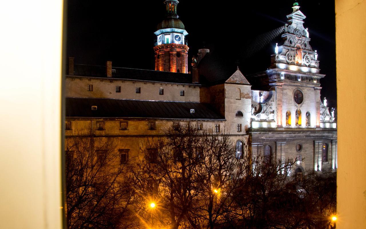The Heart Of Lviv Apartamento Exterior foto